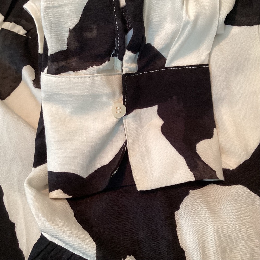Chic Monochrome Patterned Dress I - Picture 6 of 8